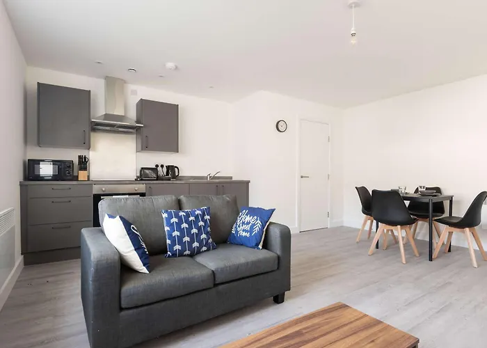 Apartment Smart 1 Bedroom In With Parking