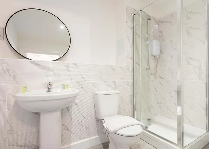 Smart 1 Bedroom In With Parking Apartment *